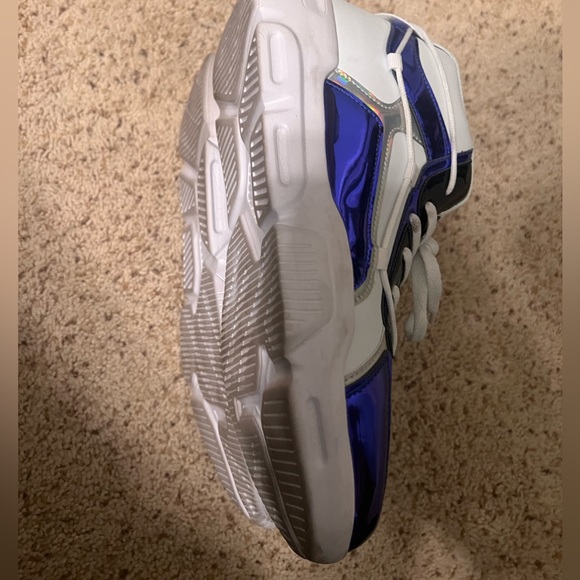 White sneakers with Metallic blue and silver trim - Picture 5 of 8